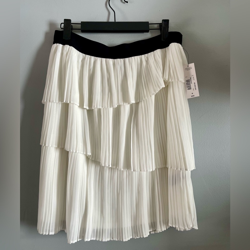NWT Worthington white ruffled skirt size medium